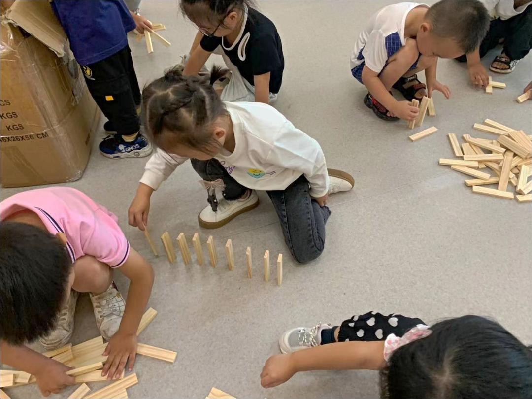 Creative Kids: Amazing Block Masterpieces - Building Guide